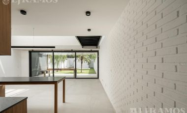 Casa triplex en venta en Béccar