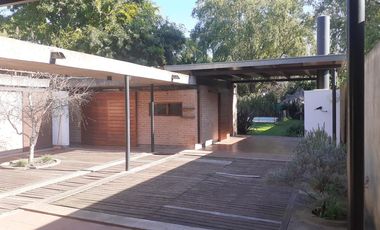 Casa en 131/417 y 418 Villa Elisa - Alberto Dacal Propiedades