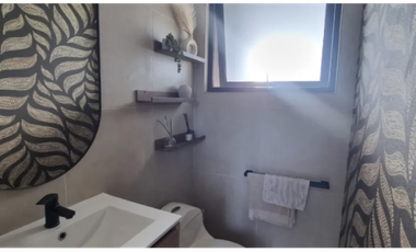 Hermosa casa en venta en Santa Adela