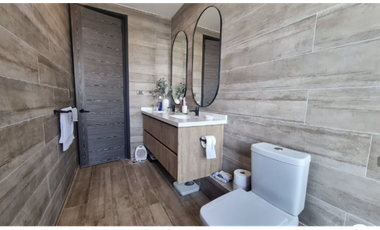 Hermosa casa en venta en Santa Adela