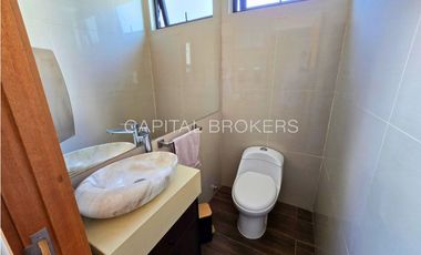 Casa la Reserva, 4 dorm + servicio (CA)