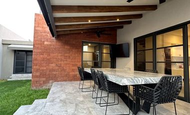 Funcional y Bonita Casa en Santa Fé