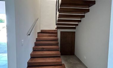 Funcional y Bonita Casa en Santa Fé