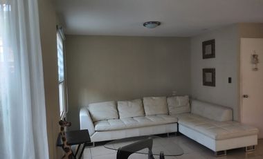 ACOGEDORA CASA FAMILIAR EN BARRIO TRANQUILO