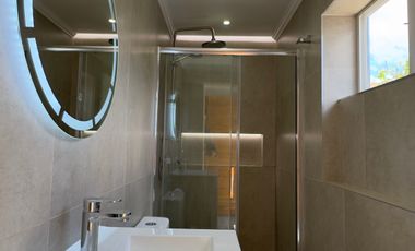 HERMOSA CASA MODERNA Y REMODELADA