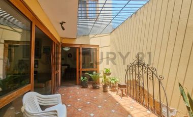 Departamento independiente primer piso Surco
