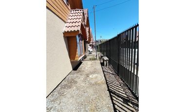 Amplia casa de 2 pisos en sector tranquilo Curicó