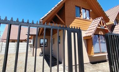 Amplia casa de 2 pisos en sector tranquilo Curicó