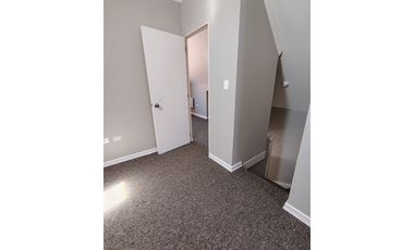 Amplia casa de 2 pisos en sector tranquilo Curicó