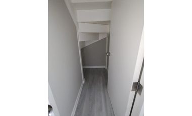 Amplia casa de 2 pisos en sector tranquilo Curicó