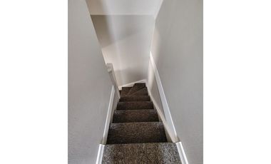 Amplia casa de 2 pisos en sector tranquilo Curicó