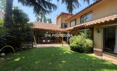 Casa en Arriendo en Ralun |5 dorm| 5Baños| Piscina