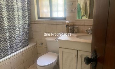 Casa en Arriendo en Ralun |5 dorm| 5Baños| Piscina