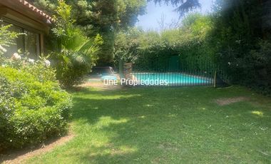 Casa en Arriendo en Ralun |5 dorm| 5Baños| Piscina