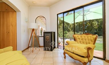 Excelente propiedad en consolidado condominio de Santa Rita