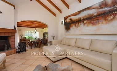 Excelente propiedad en consolidado condominio de Santa Rita