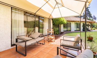Excelente propiedad en consolidado condominio de Santa Rita