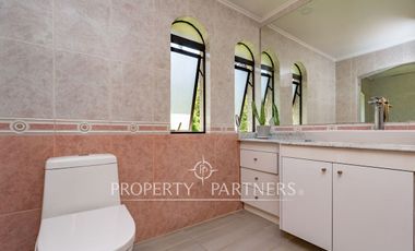 Excelente propiedad en consolidado condominio de Santa Rita