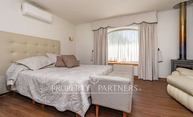 Excelente propiedad en consolidado condominio de Santa Rita