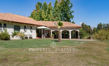 Excelente propiedad en consolidado condominio de Santa Rita