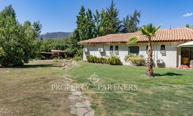 Excelente propiedad en consolidado condominio de Santa Rita