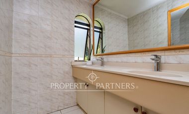 Excelente propiedad en consolidado condominio de Santa Rita
