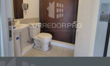 SE VENDE OFICINA EN CHICUREO, 1ESTAC. Y 1BOD. FRENTE A JUMBO