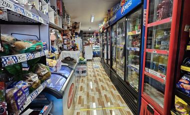 OPORTUNIDAD DE INVERSIÓN,  CASA CON LOCAL COMERCIAL