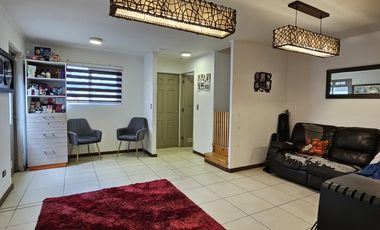 VENDO LINDA CASA EN SECTOR VILLA LOS ESCRITORES, SAN PEDRO