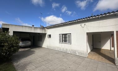 Casa sobre fracción de 10000 mts2. 411 y 138