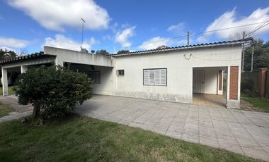 Casa sobre fracción de 10000 mts2. 411 y 138