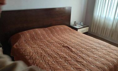 CHALET CON COCHERA PASANTE Y GALPÓN/TALLER EN LANUS