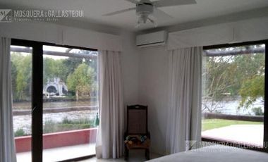 Casa con costa al rio con increíble parque! Santa María De Tigre ! VENTA Y ALQUIER ANUAL.
