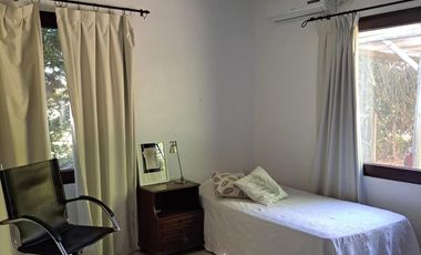 Casa con costa al rio con 1400 metros de parque! Santa María De Tigre ! VENTA Y ALQUIER ANUAL.