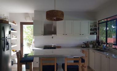 Casa con costa al rio con 1400 metros de parque! Santa María De Tigre ! VENTA Y ALQUIER ANUAL.