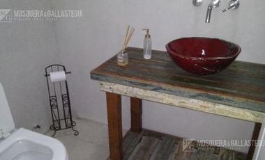 Casa con costa al rio con increíble parque! Santa María De Tigre ! VENTA Y ALQUIER ANUAL.