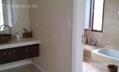 Casa con costa al rio con increíble parque! Santa María De Tigre ! VENTA Y ALQUIER ANUAL.