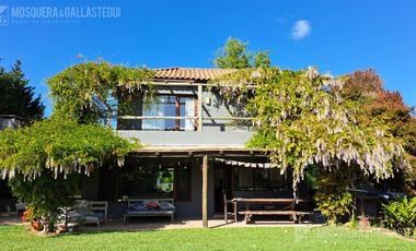 Casa con costa al rio con 1400 metros de parque! Santa María De Tigre ! VENTA Y ALQUIER ANUAL.