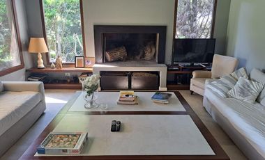 Casa con costa al rio con 1400 metros de parque! Santa María De Tigre ! VENTA Y ALQUIER ANUAL.