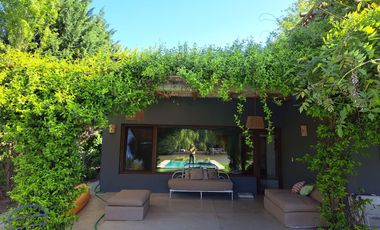 Casa con costa al rio con 1400 metros de parque! Santa María De Tigre ! VENTA Y ALQUIER ANUAL.
