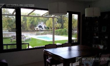Casa con costa al rio con increíble parque! Santa María De Tigre ! VENTA Y ALQUIER ANUAL.
