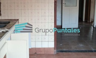 Casa de 3 ambientes en Burzaco Sobre lote de 10 x 25 mts excelente ubicación