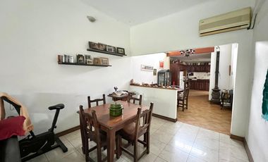 Casa en venta de 5 ambientes en Villa Adelina