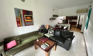 Casa en venta de 5 ambientes en Villa Adelina