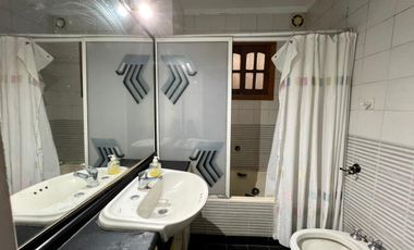 Casa en venta de 5 ambientes en Villa Adelina