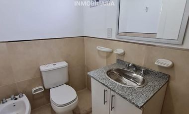 Departamento frente a Plaza Urquiza en Villa Elisa