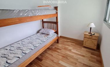 Departamento frente a Plaza Urquiza en Villa Elisa