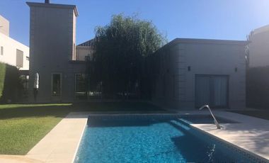 Hermosa Casa - Fincas de Iraola II