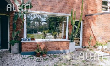 Casa de 3 dormitorios en venta en Echeverria del Lago | Posible permuta