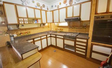 Casa de 4 ambientes en venta, en Martínez.
